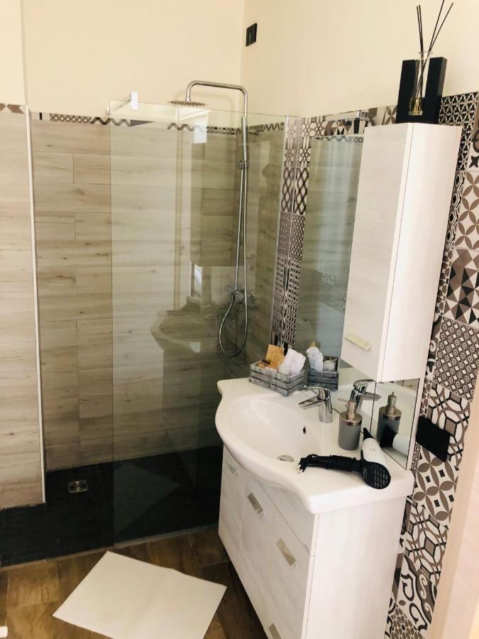 B&B Tenuta Legnate Sesto Calende Exteriör bild
