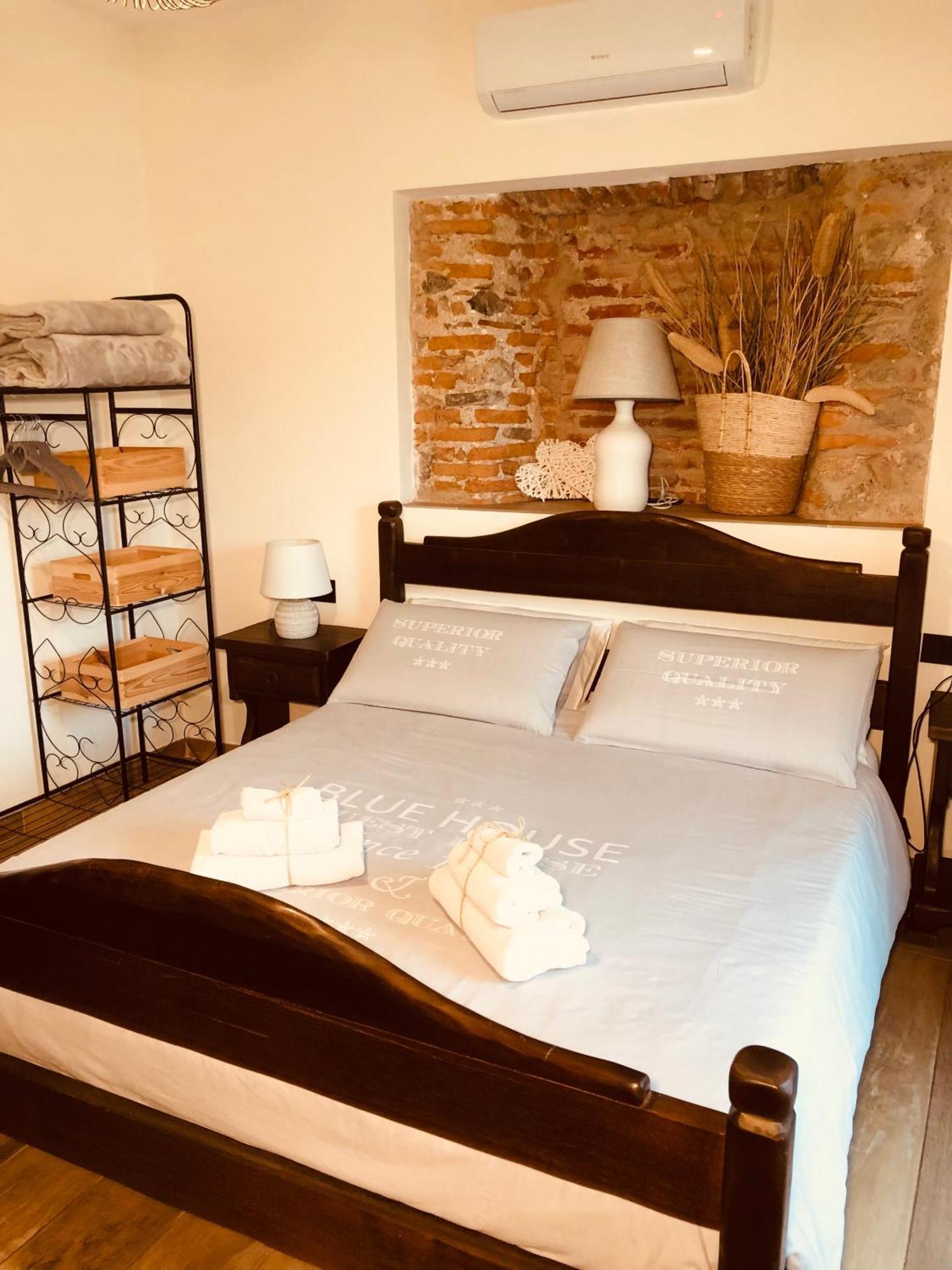 B&B Tenuta Legnate Sesto Calende Exteriör bild