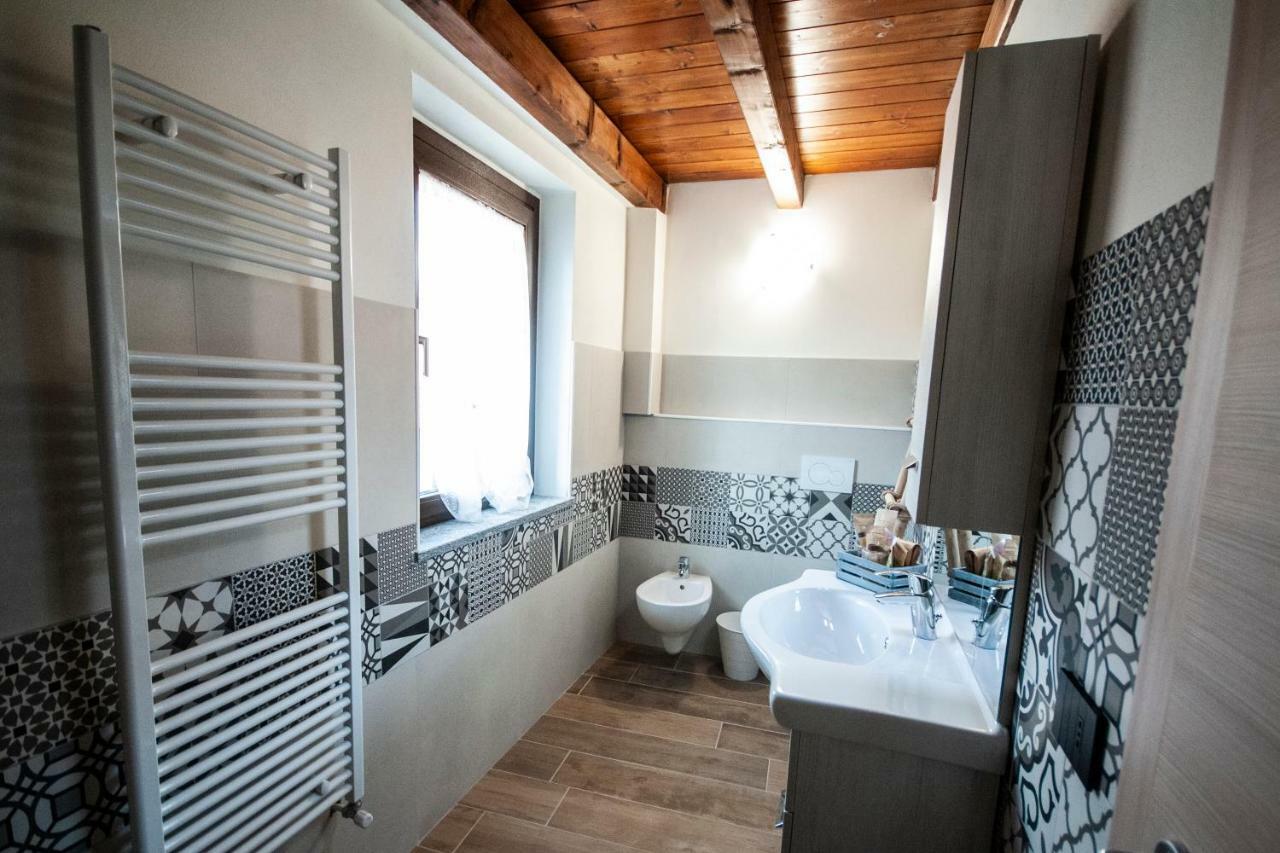 B&B Tenuta Legnate Sesto Calende Exteriör bild