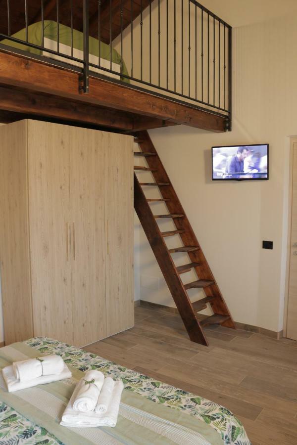 B&B Tenuta Legnate Sesto Calende Exteriör bild