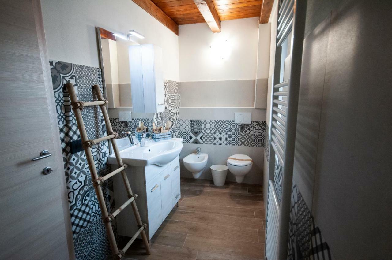 B&B Tenuta Legnate Sesto Calende Exteriör bild